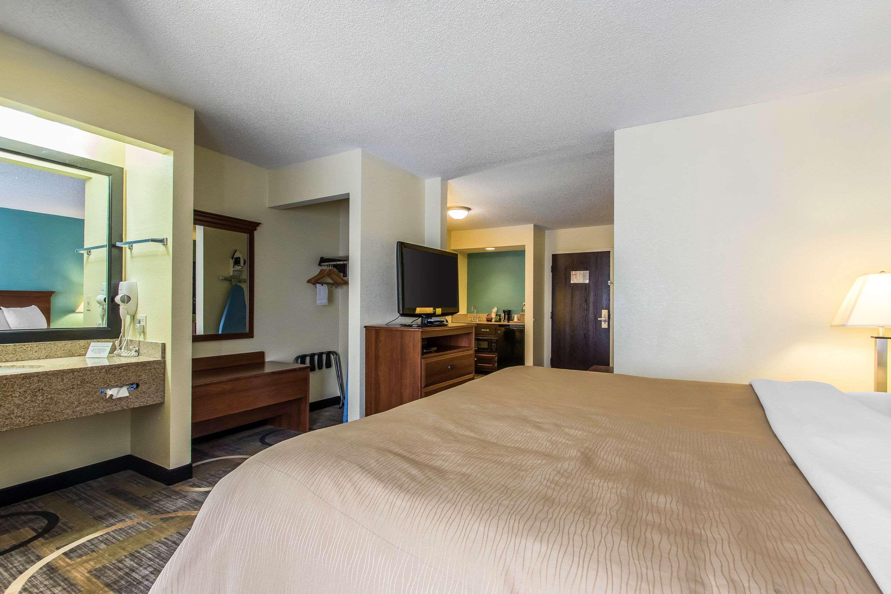 Quality Inn & Suites Memphis East Extérieur photo