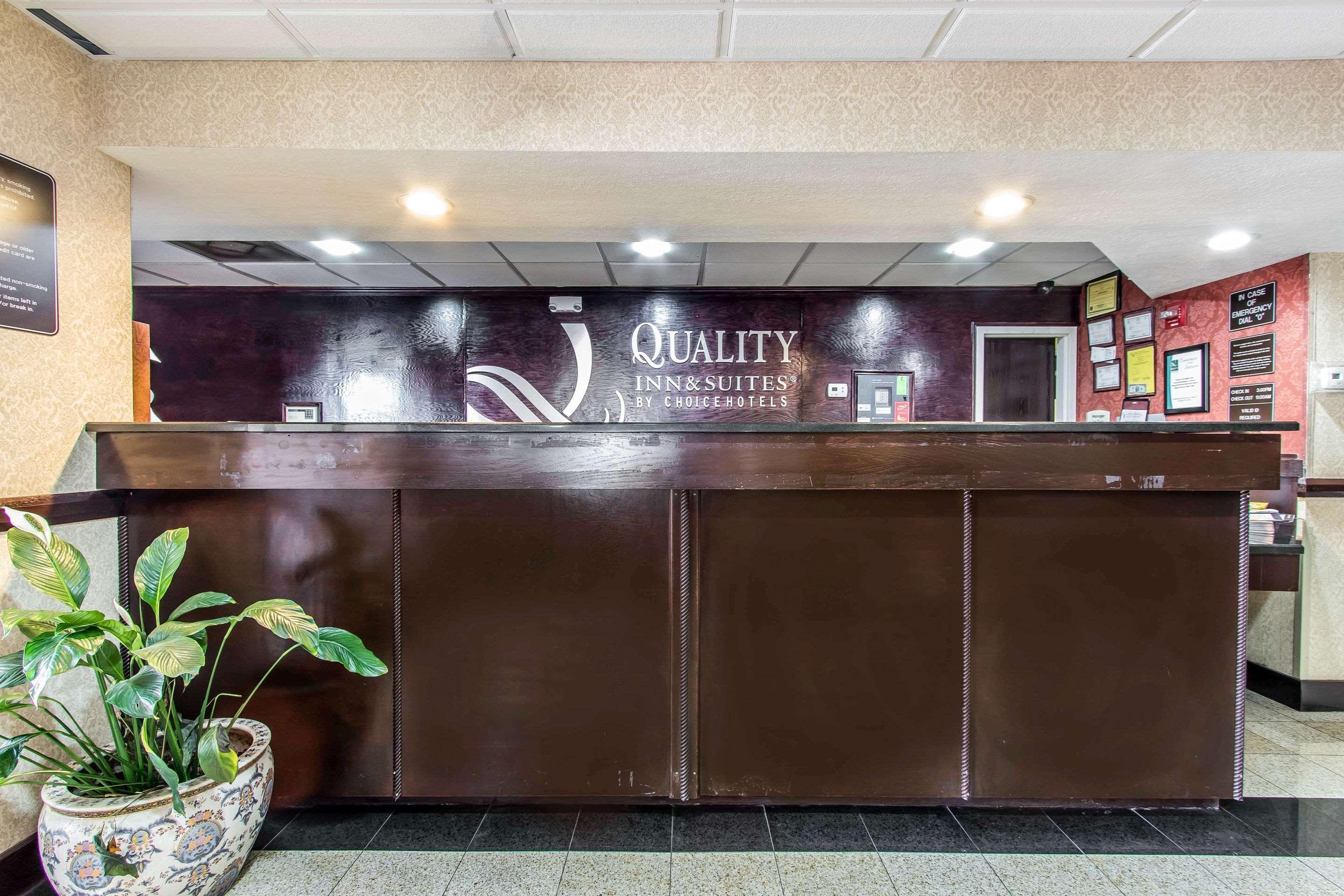 Quality Inn & Suites Memphis East Extérieur photo
